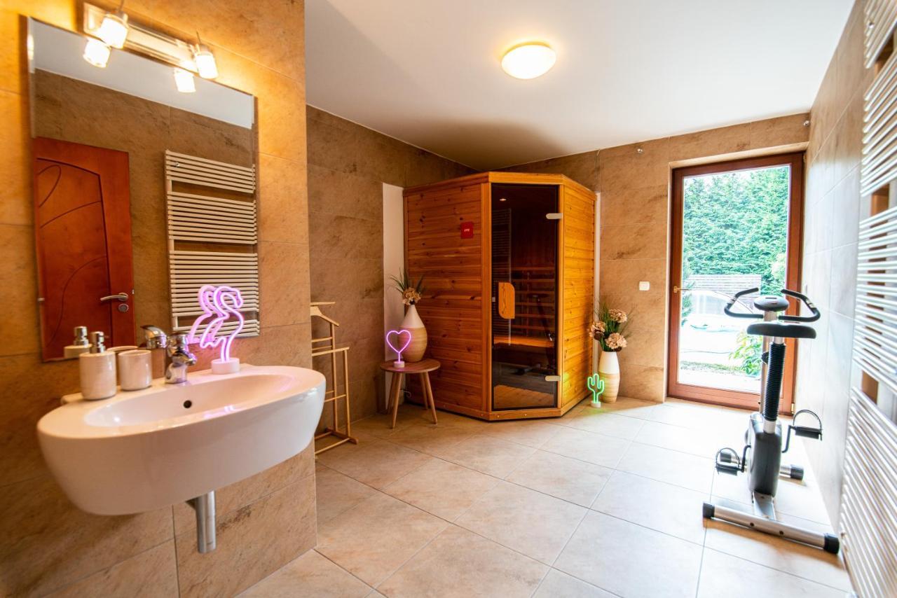 Villa With Pool & Sauna In Beer Village Velké Popovice Dış mekan fotoğraf