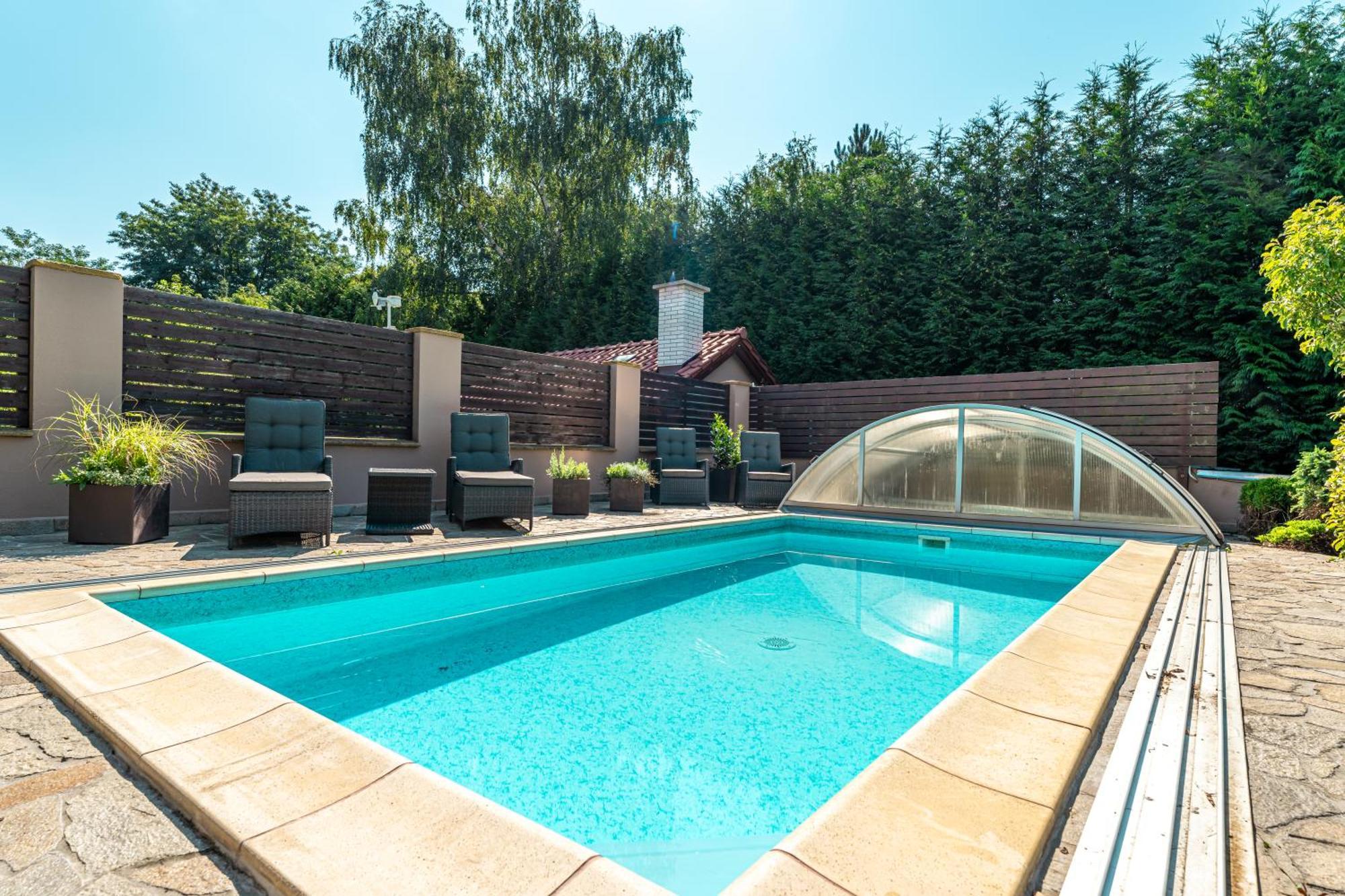 Villa With Pool & Sauna In Beer Village Velké Popovice Dış mekan fotoğraf